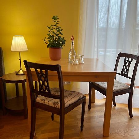 Privatunterkunft Kleiner Balkon In Muenchen West Kültér fotó